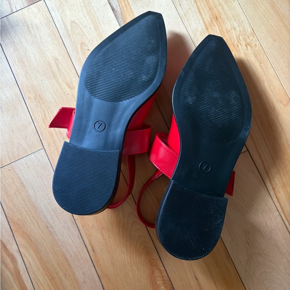 Red flats - Picture 2 of 3